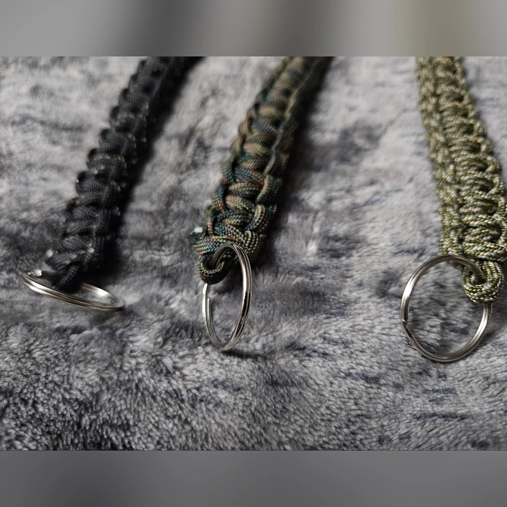 Paracord Camo‎ Keychains With Carabiners